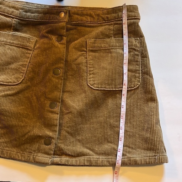 Arizona juniors corduroy, button up tan skirt size 11 - Picture 8 of 8